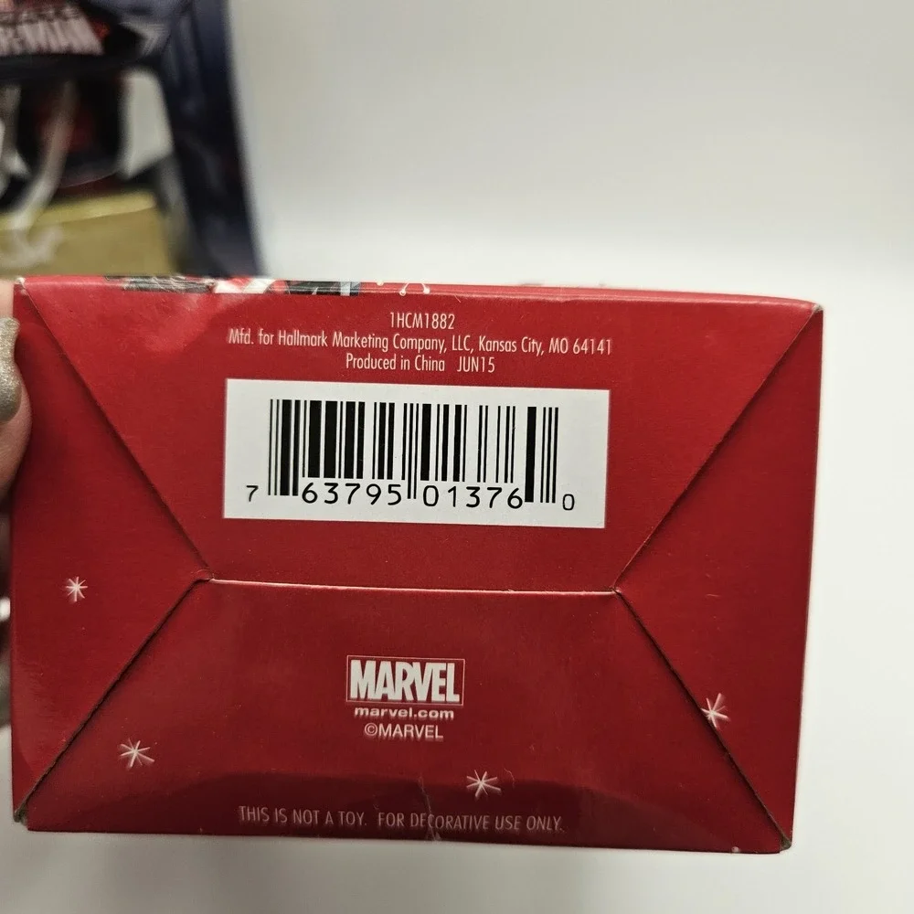Hallmark Marvel Spider-Man & Captain America Hanging Ornaments Set of 2 NIB